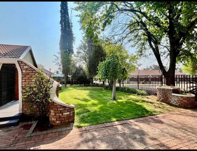 3 BEDROOM HOUSE FOR SALE IN FLORA GARDENS